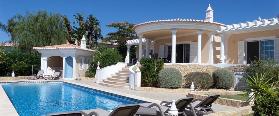 Administration, property and house management in the Algarve, Portugal