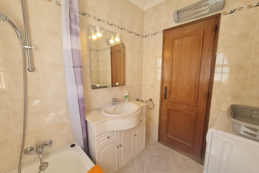 ap402_apartment bellevue-meia praia bathroom 2 18